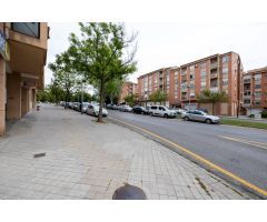 ¡Oportunidad! Se vende local con negocio de heladería en pleno funcionamiento. Parque Nueva Granada