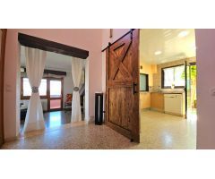 Chalet, esquinero en Can Parellada