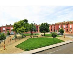 Chalet adosado de esquina en Plaza Almazara - Almensilla