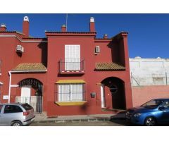 Chalet adosado de esquina en Plaza Almazara - Almensilla