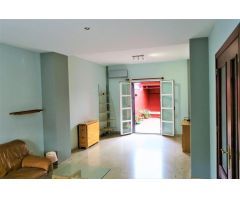 Chalet adosado de esquina en Plaza Almazara - Almensilla