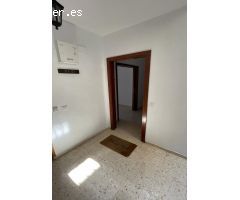 Piso de 3 dormitorios con garaje cerca del metro de San Bernardo