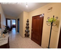 ¡Oportunidad única en Puente Genil! Vivienda en esquina en Calle Luis Vives