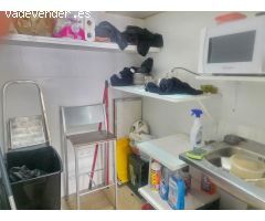 LOCAL COMPLETAMENTE PREPARADO PARA FUNCIONAR COMO BARBERÍA