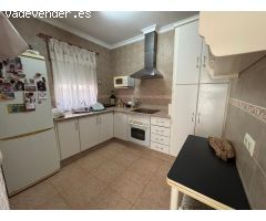 CASA ESQUINA CON TERRAZA EN BUENA ZONA