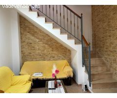 CASA ESQUINA CON TERRAZA EN BUENA ZONA
