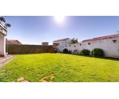 ???? Chalet impecable con gran jardín en la exclusiva urbanización El Palacio (Sancibrián) ????