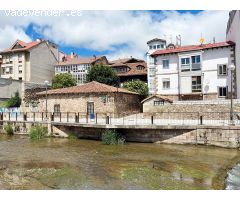 ????? Edificio de Tres Alturas con Patio y Vistas al Río – Oportunidad para Reformar en el Corazón d