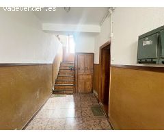 ????? Edificio de Tres Alturas con Patio y Vistas al Río – Oportunidad para Reformar en el Corazón d