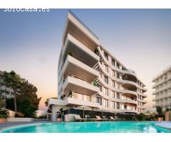 Cuarta planta con terraza 21 m2 SUR sólo 300 m del Mar con aparcamiento, piscina comunitaria