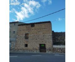Almacén de tres plantas con terreno en Cabretón! La Rioja