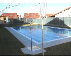 Precioso chalet en venta de lujo con jardín y piscina en Recajo( La Rioja)