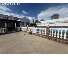 Se vende un chalet con invernadero en Motril granada