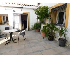 CASA CON PATIO DE 235M2 EN EL CENTRO DE CASARRUBUELOS