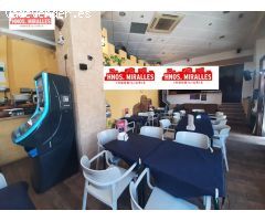TRASPASO DE BAR RESTAURANTE EN PLENO FUNCIONAMIENTO CON TODA SU CLIENTELA .