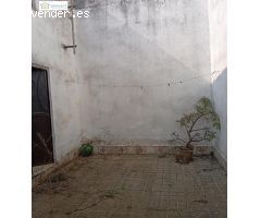 Casa a reformar íntegramente en el centro de Higuera de la sierra