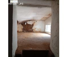 Casa a reformar íntegramente en el centro de Higuera de la sierra