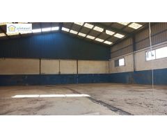 Finca rústica en Alcalá de Guadaira -Sevilla, con construcciones legalizadas