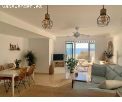 SE VENDE PISO DE TRES DORMITORIOS EN 1º LINEA DE PLAYA DE PONIENTE. BENIDORM
