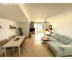 SE VENDE PISO DE TRES DORMITORIOS EN 1º LINEA DE PLAYA DE PONIENTE. BENIDORM
