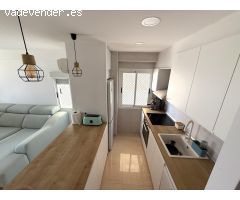 SE VENDE PISO DE TRES DORMITORIOS EN 1º LINEA DE PLAYA DE PONIENTE. BENIDORM