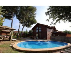 CASA INDEPENDIENTE CON PISCINA URB. ELS BOSCOS