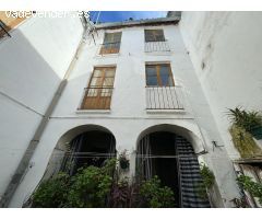 CASA DE TECHOS ALTOS EN PLENA JUDERÍA, CORDOBA