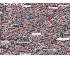 Edificio a la venta en buen estado en el barrio de San Andrés. Tres plantas más cubierta y patio