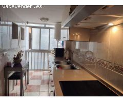 PISO INTERESANTE 3 DORMITORIOS, 2 BAÑOS,  TERRAZA Y ASCENSOR EN ZONA MIRALBAIDA ( CORDOBA )