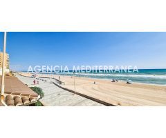 Apartamento en primera linea de playa en el Mareny Blau
