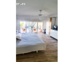 Apartamento en primera linea de playa en el Mareny Blau