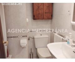 EDIFICIO en venta, en Navajas, con cuatro plantas.