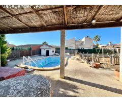 CHALET CON PISCINA EN BAHIA BLAVA