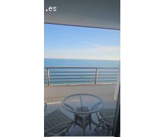 Se Alquila Lindo Apartamento en Primera Línea de Playa.
