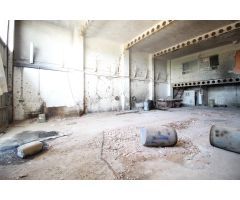 NAVE CON VIVIENDA