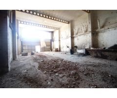 NAVE CON VIVIENDA