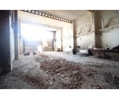 NAVE CON VIVIENDA