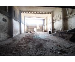NAVE CON VIVIENDA