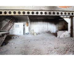 NAVE CON VIVIENDA