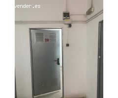 Trastero en el centro,no tiene problemas de humedades,fácil acceso