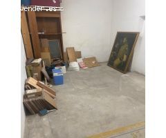 Trastero en el centro,no tiene problemas de humedades,fácil acceso