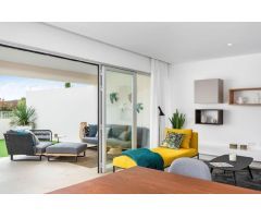 FANTASTICO BUNGALOW FRENTE A LA LAGUNA ROSA EN TORREVIEJA A ESTRENAR