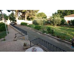SE VENDE CHALET EN UNA DE LAS MEJORES ZONAS DE ELCHE