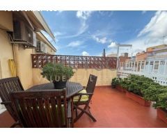 Ático en venta con terraza.