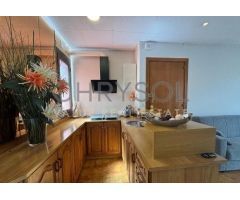 Ático en venta con terraza.