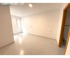 Apartamento Seminuevo de 2 Dormitorios y 2 Baños a 250 m de la playa
