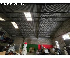 NAVE EN CENTRO DE AMPOSTA