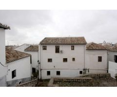 Venta edificio de 8 viviendas  y  3 despachos en Granada capital