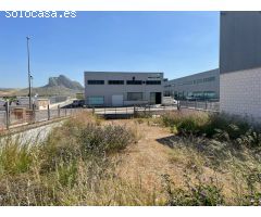 Magnifica nave industrial  en Antequera