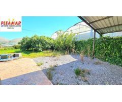 CASA CON TERRENO RÚSTICA DE TRES DORMITORIOS     ZONA PICO PLATA